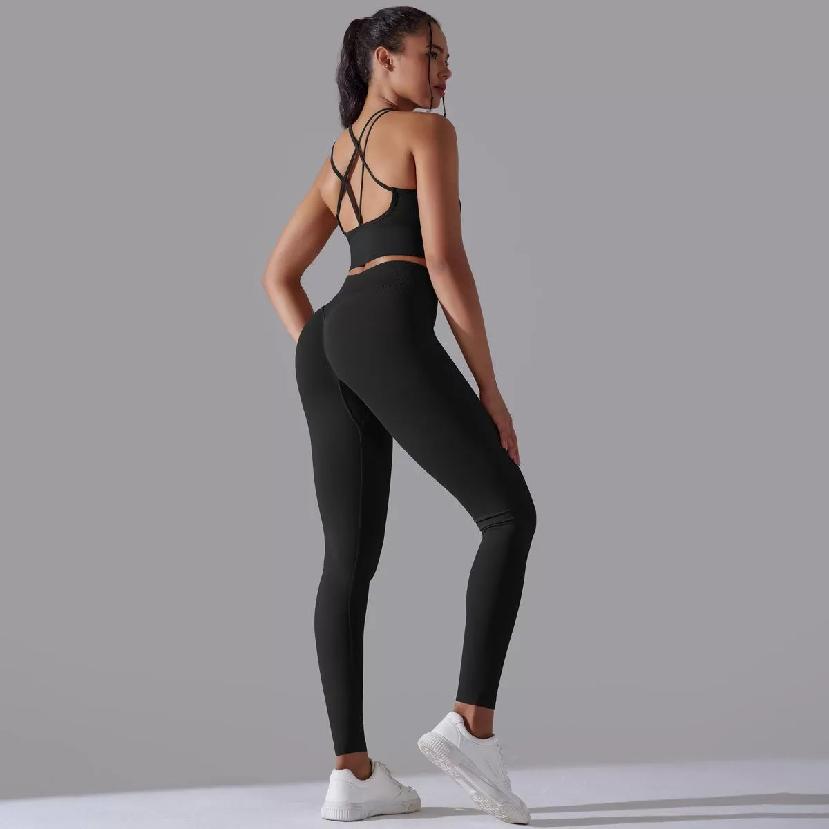 Conjunto de yoga de 2 piezas sin costuras para mujer: sujetador deportivo y mallas FGB6632