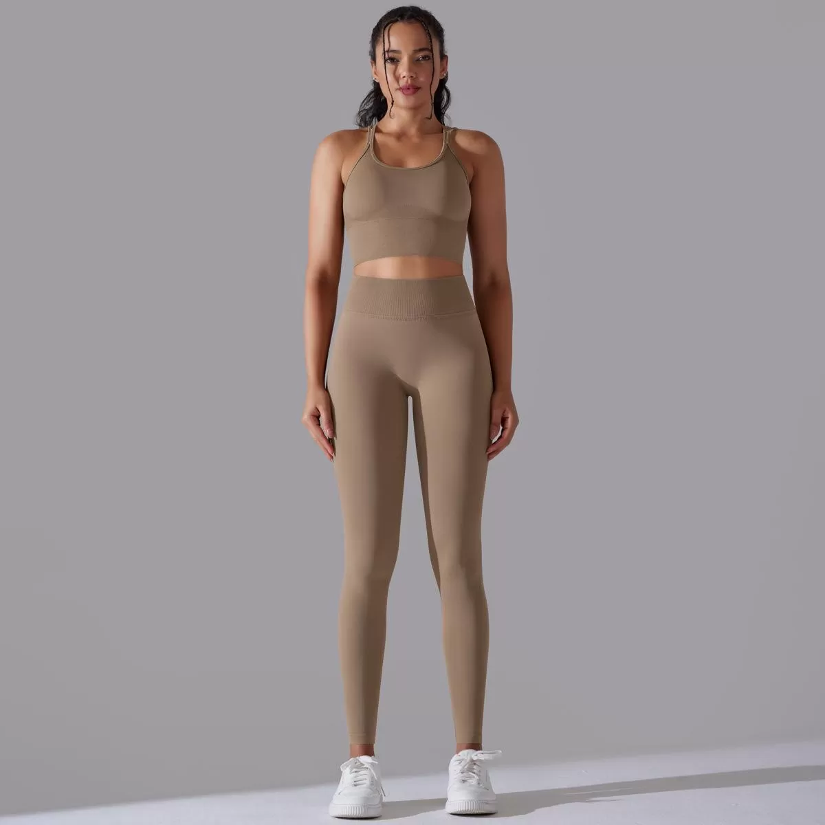 Conjunto de yoga de 2 piezas sin costuras para mujer: sujetador deportivo y mallas FGB6632